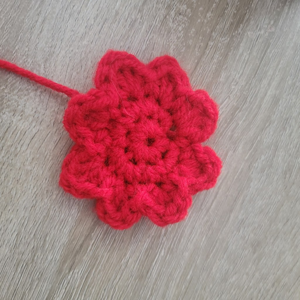 crochet flower applique 8 petals
