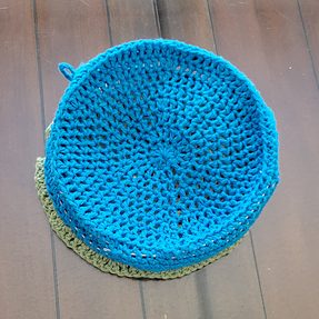 crochet lily pad bag back