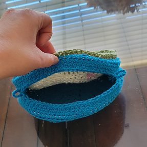 crochet lily pad bag opening