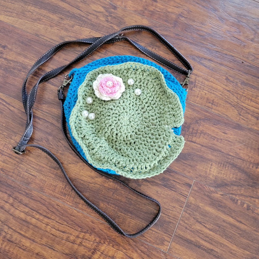 crochet lily pad bag front